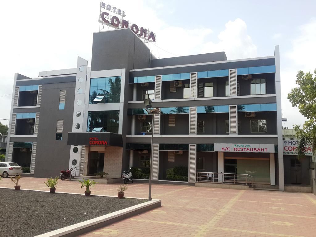 Hotel Corona Bharuch Buitenkant foto